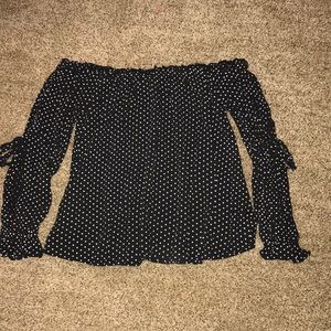 American Eagle B&W Polka Dot Long Sleeve Tee (XS)